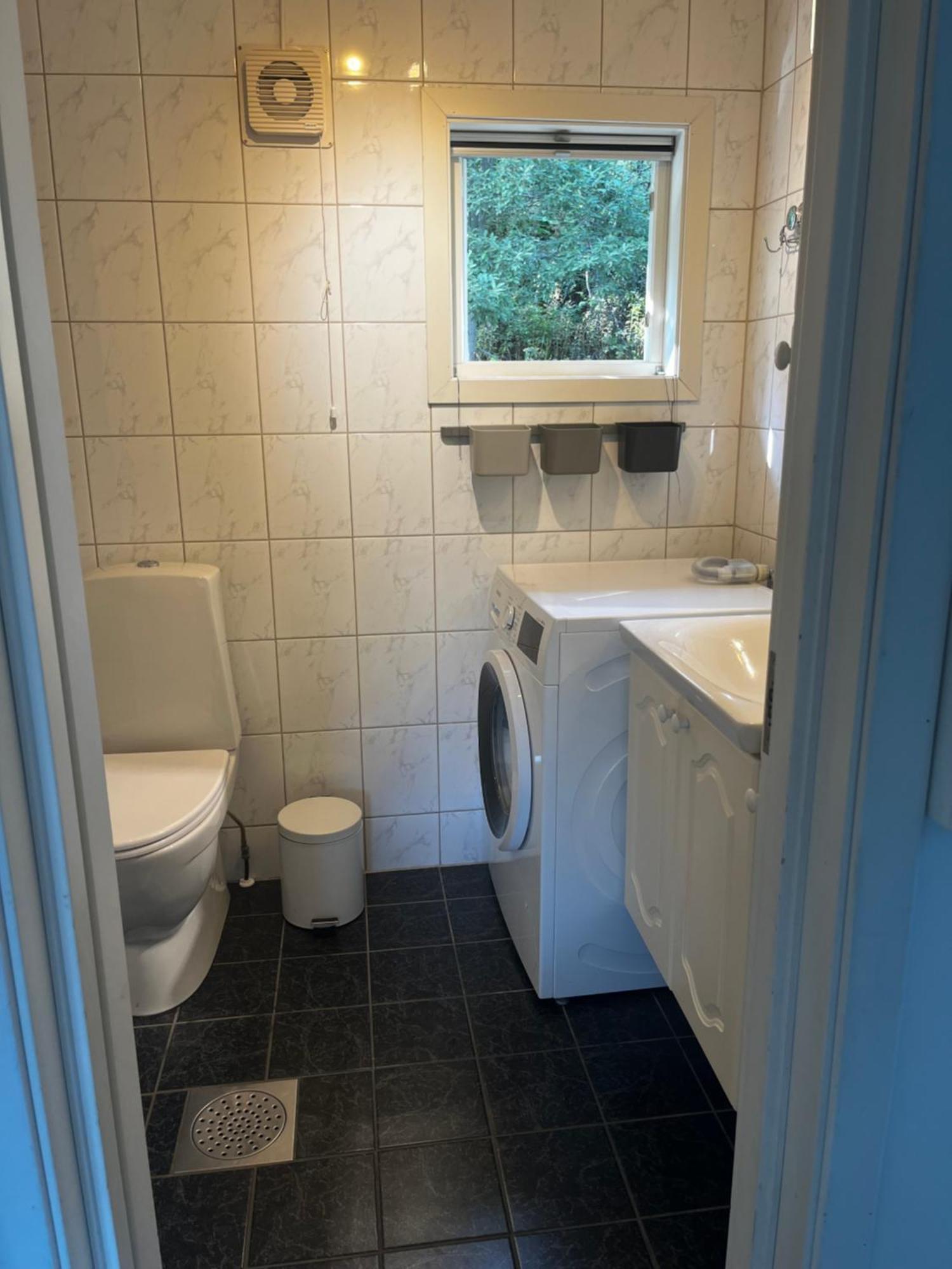 Cozy Place In A Location - Feel At Right Away! *